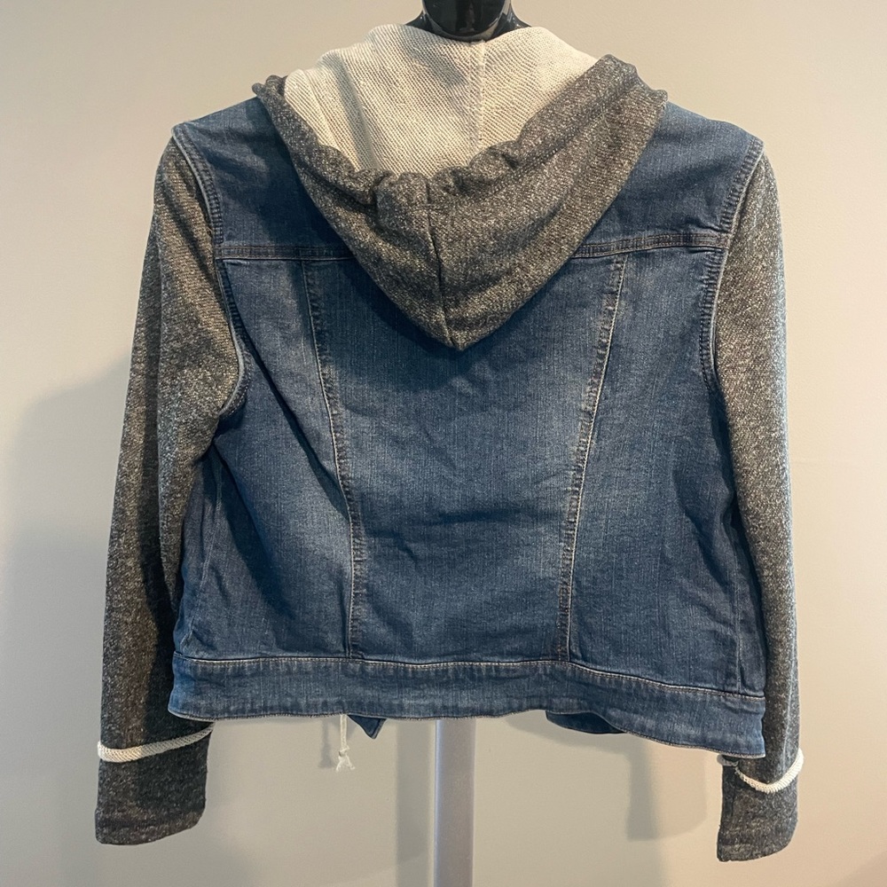 Mossimo 1087 - Picture 2 of 3